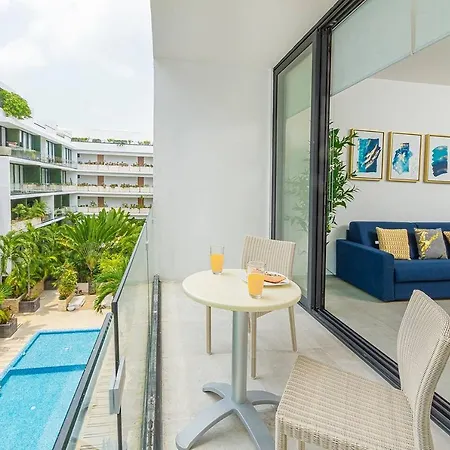 Lovely Space 4 Blocks From The Beach Apartment